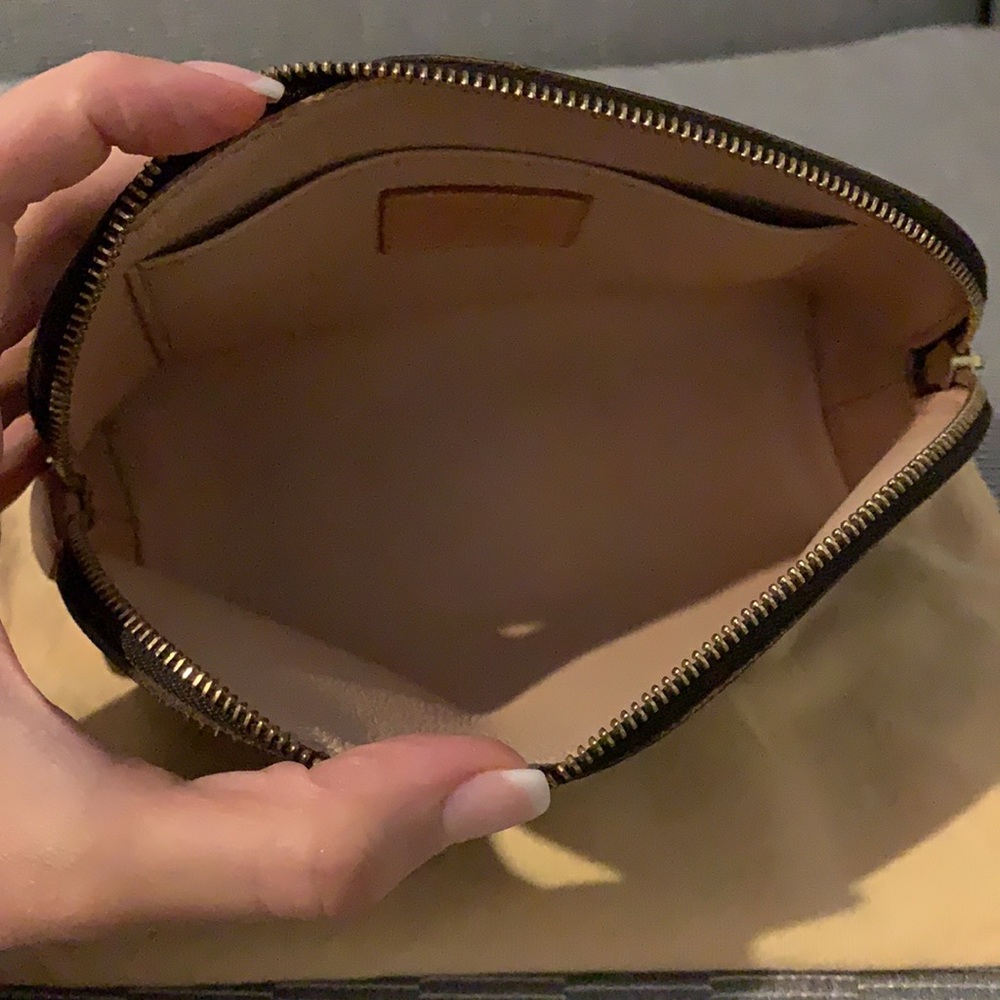Louis Vuitton PM cosmetic case - Picture 8 of 16